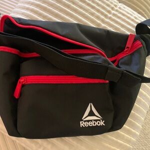 NWOT. Reebok Full size Padded Fannie Pack